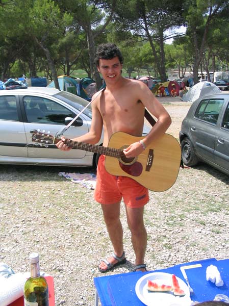 Espagne 006 - Simon avec la puta guitara !