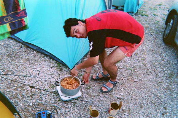 Espagne 021 - Simon prépare le cassoulet