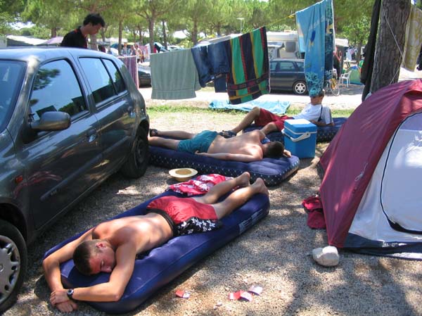 Espagne 052 - La sieste, chez les voisins
